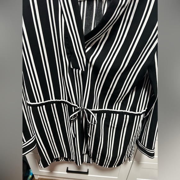 Leith Black Strip Faux Wrap Blouse With Waist Tie M (D1) - Picture 5 of 6